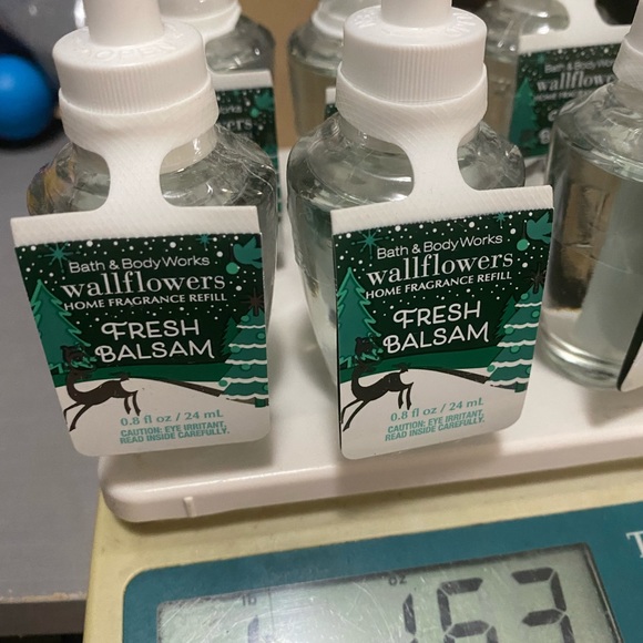 BBW WALLFLOWERS - Picture 2 of 3